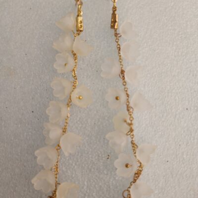 Dangling Flower bead Earrings