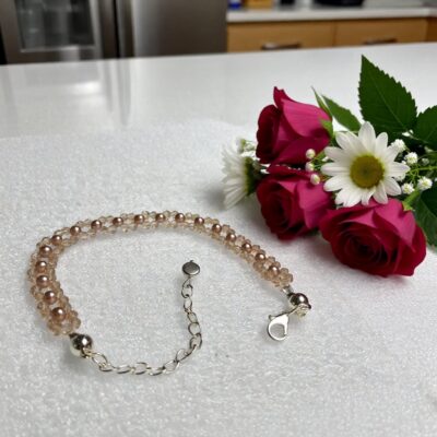 Dainty & shiny champagne bracelet