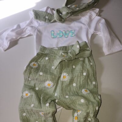 Green Pants with Daisies and Love Shirt (0 - 3 months)